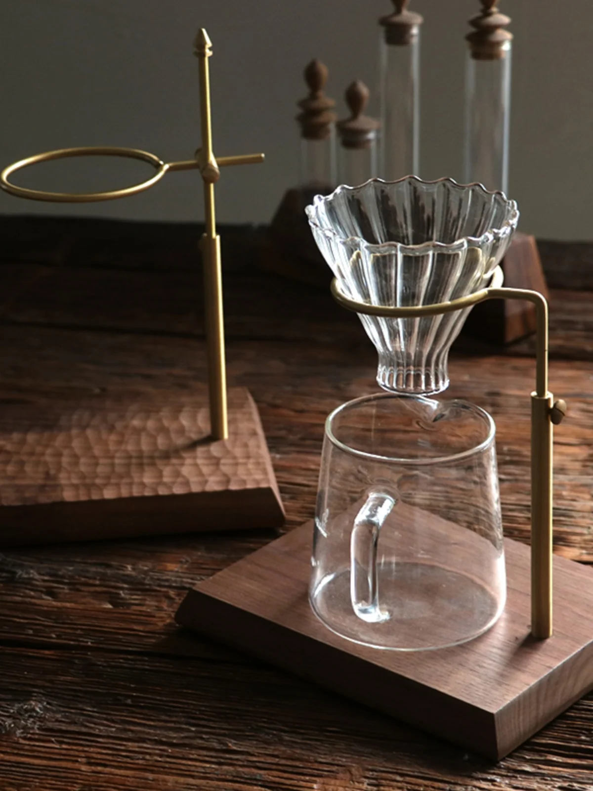 Italian Style Hand-Poured Coffee Bronze Filter Cup Holder Drip Coffee Filtering Stand Real Wood Base Vintage Japanese Style f...