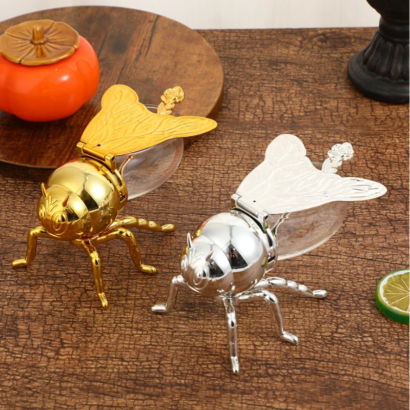 Taza de azúcar dorada atmosférica en forma de abeja de estilo clásico europeo con cuchara, tarro de condimentos de cocina de alta calidad, artesanías de Metal