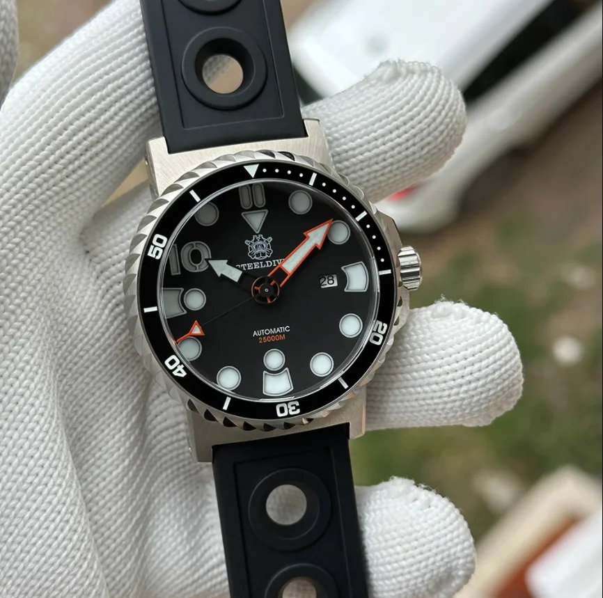 STEELDIVE 남자 딥 다이브 시계 46.5mm 군용 자동 기계식 손목 시계 25000Bar 방수 빛나는 세라믹 베젤 NH35