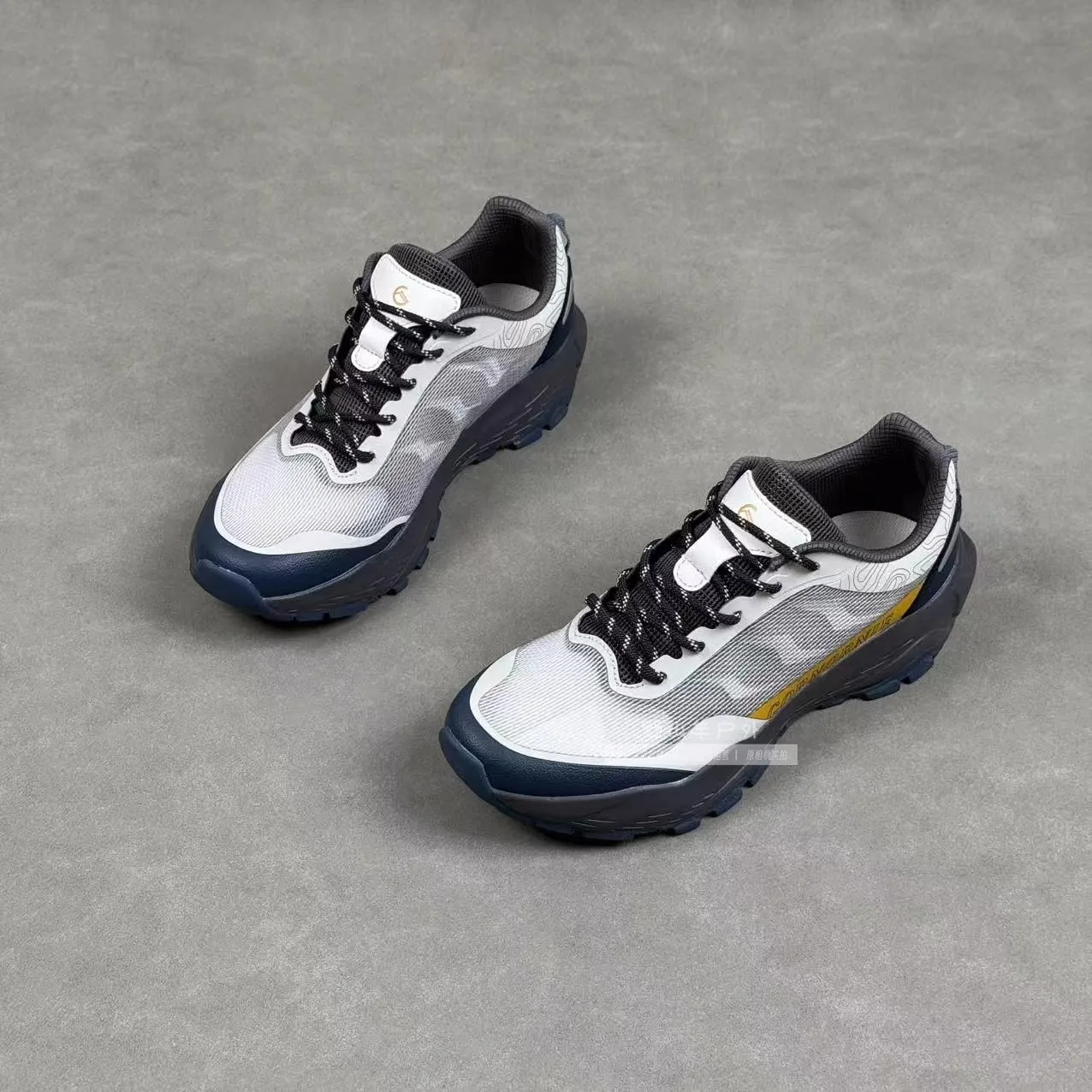 

Hot spring and summer lightweight breathable running shoes Neutral sports shoes fitness walking fashion casual shoes Very good