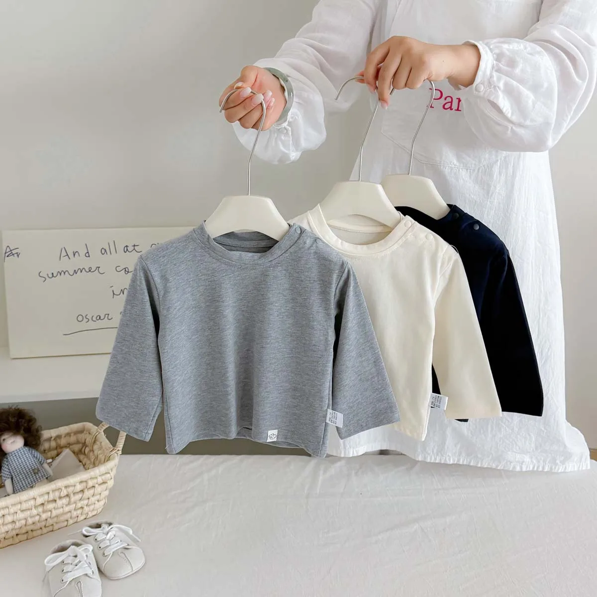 Spring and Autumn New Baby Long Sleeved T-shirt, Children's Pure Cotton Top, Solid Color Baby Top for Men and Women