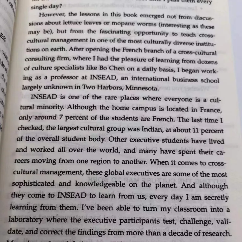 文化地図のデコード、人々がどのようにリードし、英語のペーパーバックブックで物を得るか