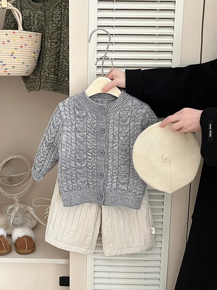 เสื้อคาร์ดิแกนถักไหมพรมสไตล์เกาหลีสำหรับเด็กผู้หญิง เสื้อผ้าแฟชั่นฤดูใบไม้ร่วงฤดูหนาว คอกลม แขนยาว