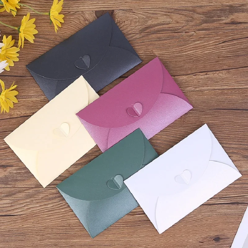 50 ชิ้น/ล็อตซองจดหมายคุณภาพสูง 250g Pearlescent กระดาษ Love BUCKLE ซองสําหรับงานแต่งงานเชิญธุรกิจเครื่องเขียน