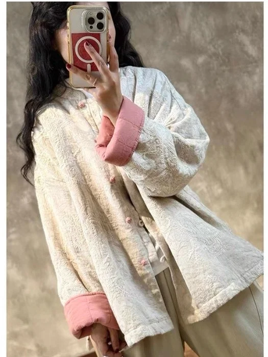 

Хлопковая куртка свободного кроя в стиле ретро в китайском стиле с вышивкой на пуговицах. Теплая верхняя одежда. Длинный воротник-стойка. Осенняя одежда.