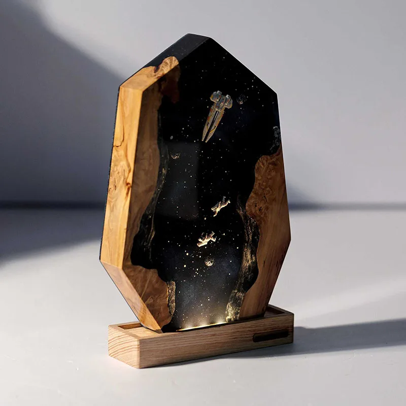 Space Travel Organism Resin Table Light Creactive Art Shocked Decoration Lamp Science Fiction Theme Night Light USB Charge