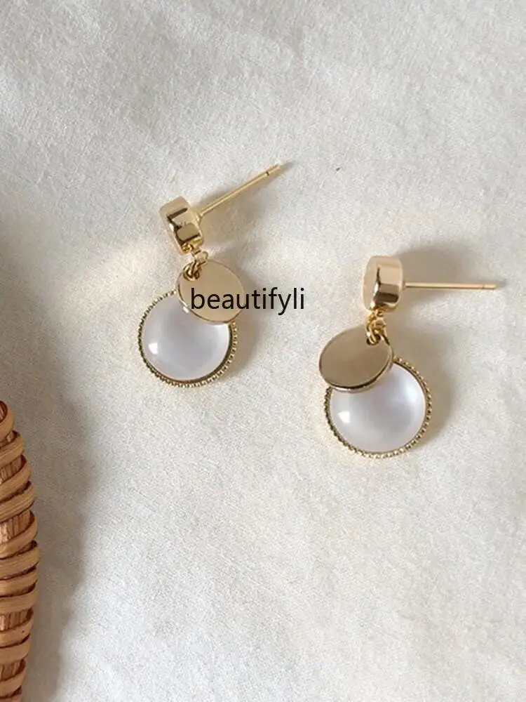 

Small opal temperament earrings, niche design sense, high-end unique French fashion high-end versatile earrings