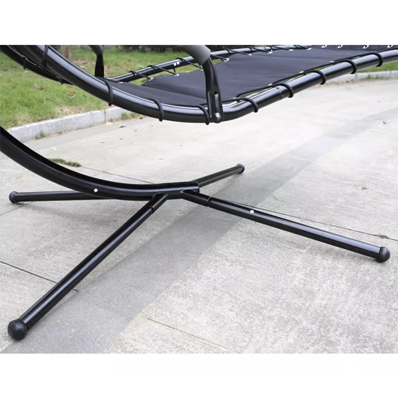 أرجوحة كرسي استرخاء من الفولاذ المنحني المعلق في الهواء الطلق مع وسادة مدمجة ومظلة قابلة للإزالة