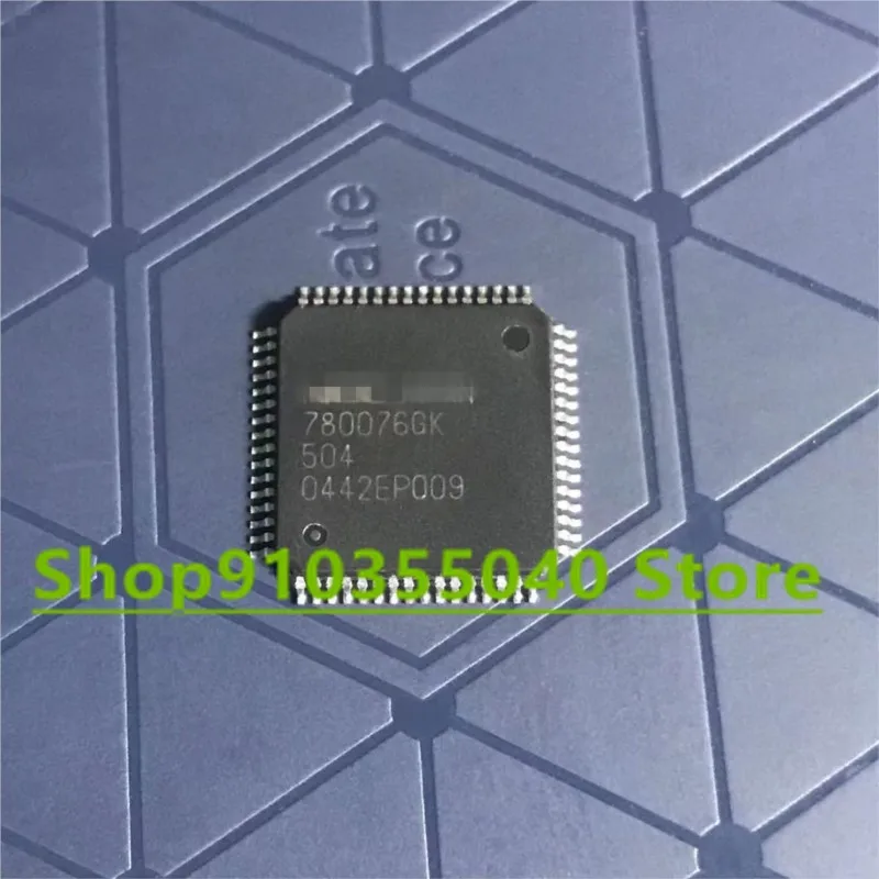 UPD780076GK 780076GK QFP64 1 قطعة