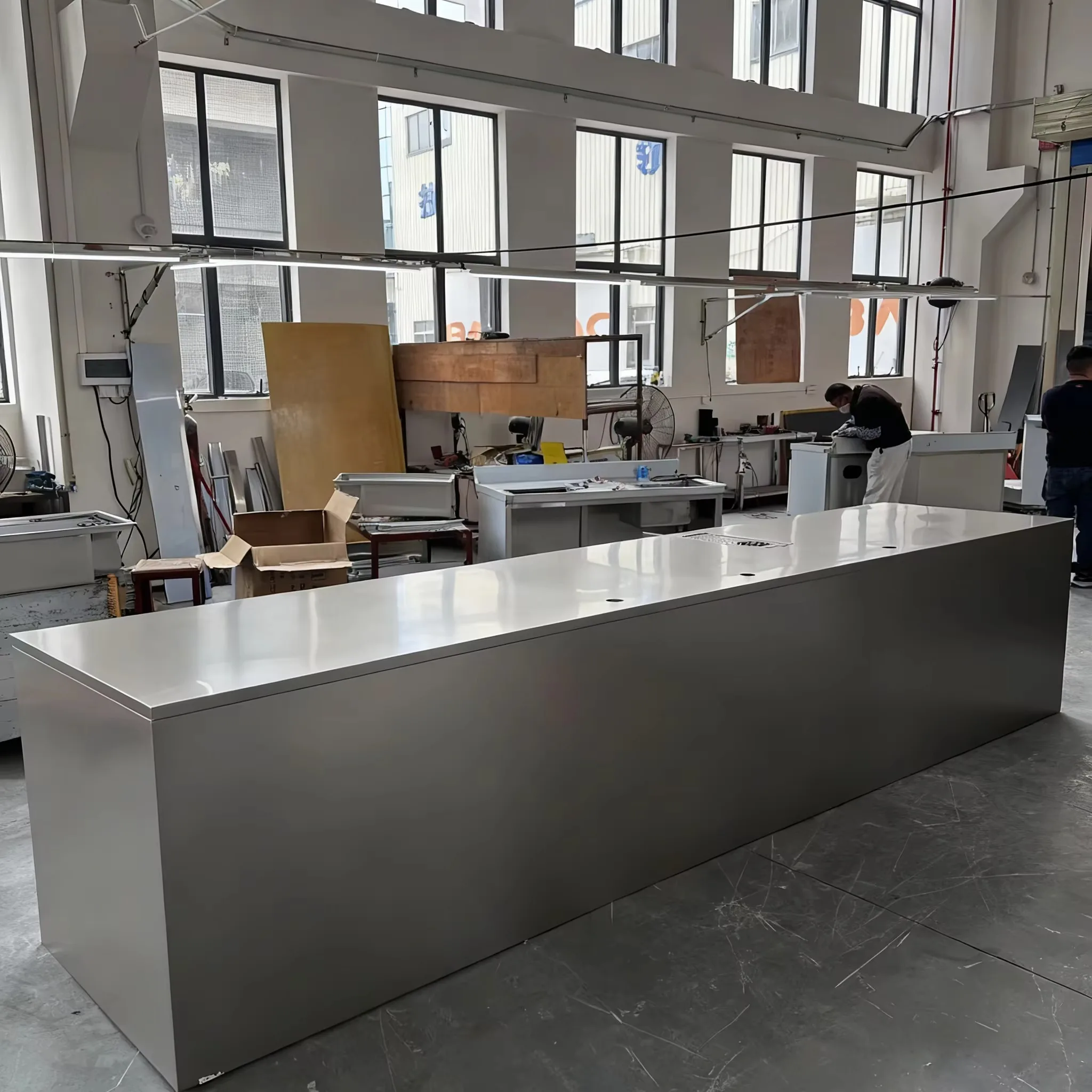 Any Size Custom Mall Center Island Display Stand Stainless Steel Clothing Florist Shoe Bag Store Display Flow Table Rack