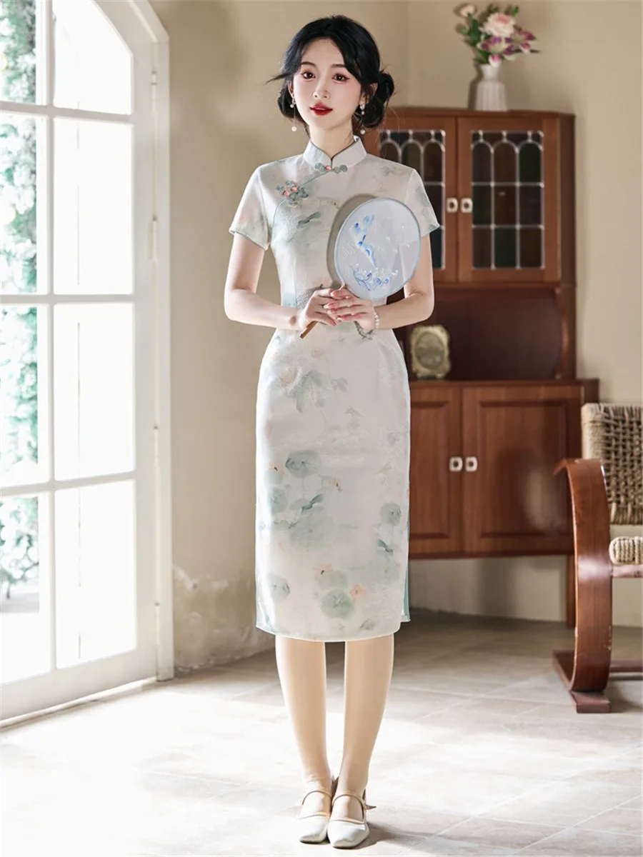 فستان صيفي أنيق بأكمام قصيرة من تشيباو الصيني النحيف للنساء طباعة وطنية تقليدية شيونغسام