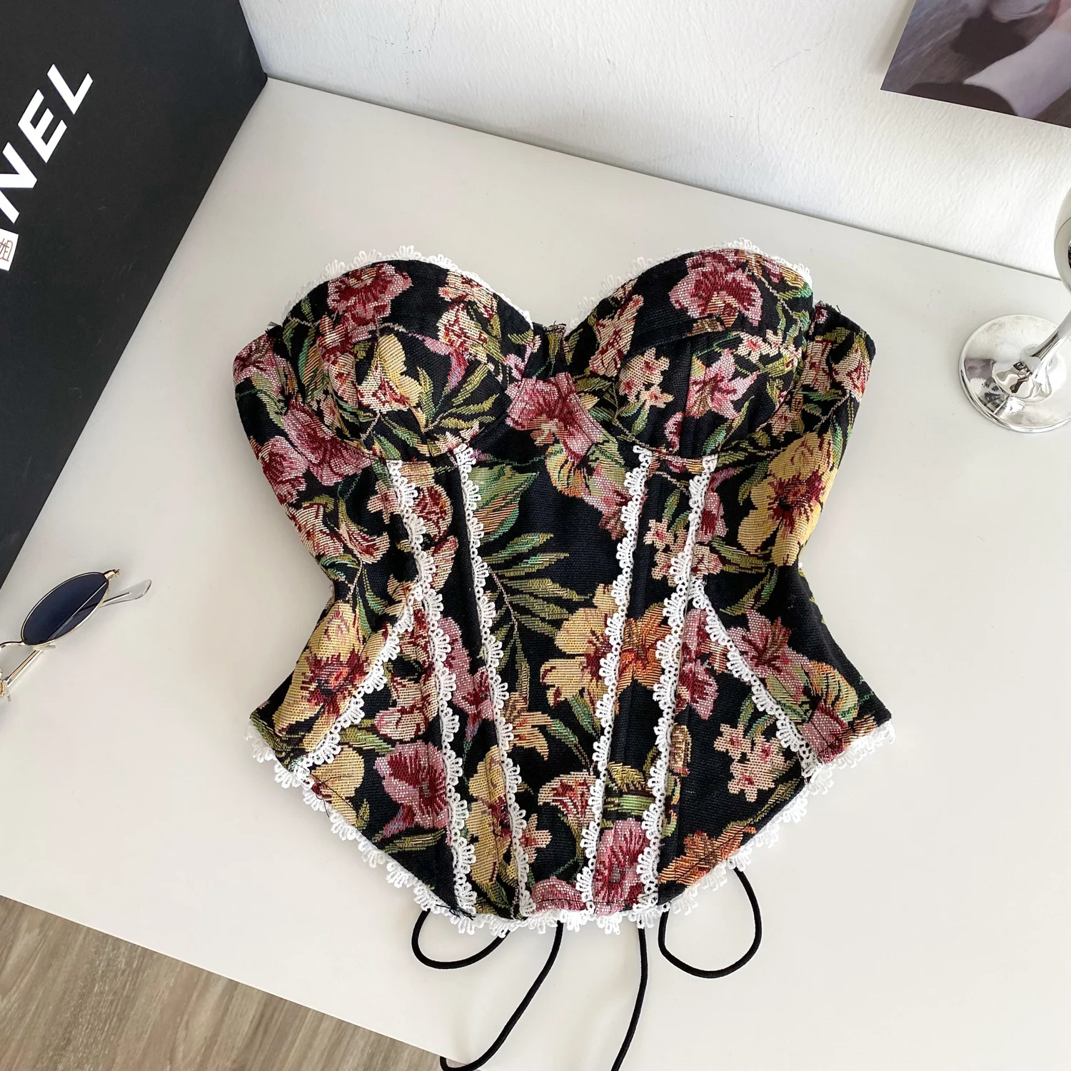 

Clothland Women Vintage Lace Floral Crop Top Back Lace Up V Neck Sleeveless Strapless Shirt Retro Chic Blouse Tops WA370