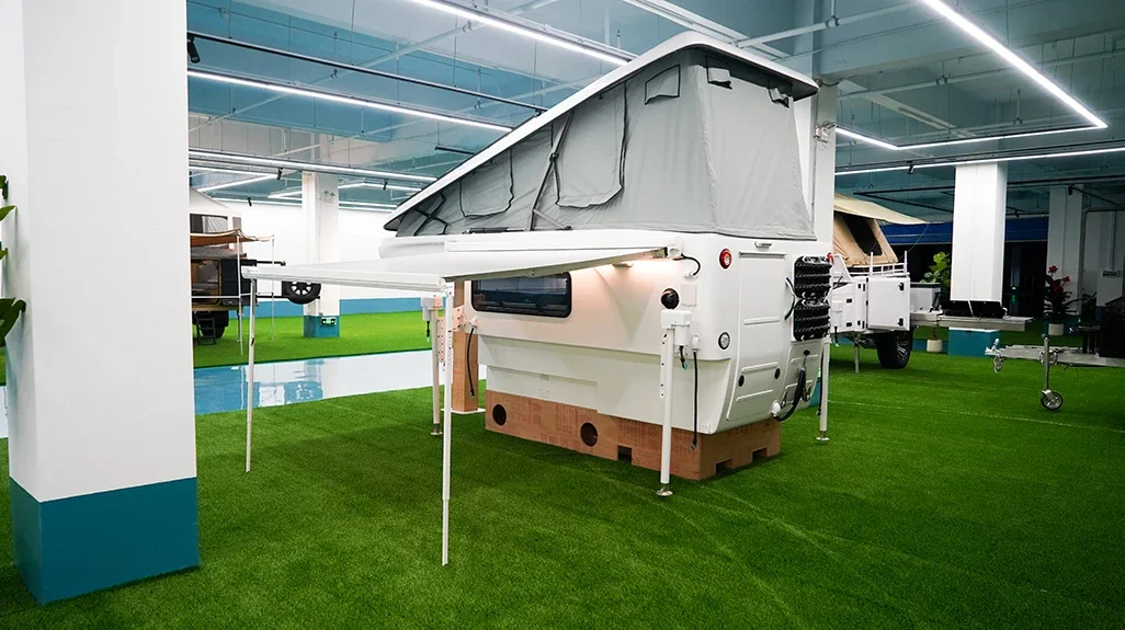 Mini RV, compact pop-up truck camper
