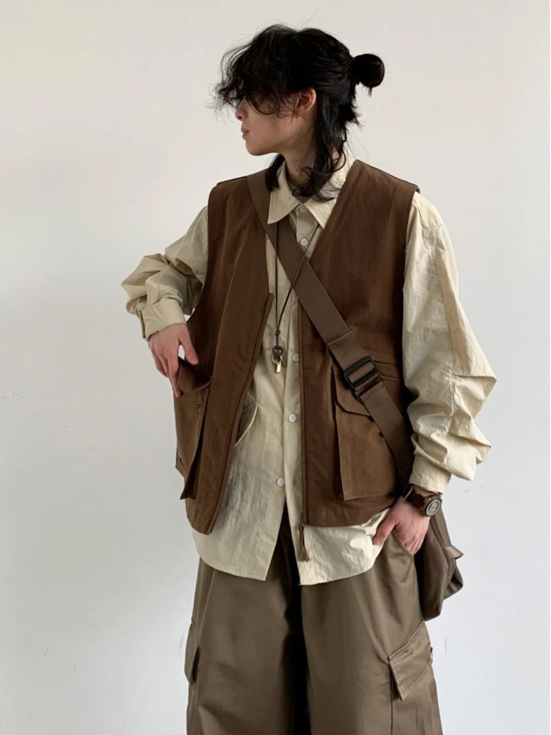 

Мужской повседневный жилет, осенний новый американский ретро уличный жилет с v-образным вырезом, рабочая одежда, жилет свободного покроя, украшение на молнии