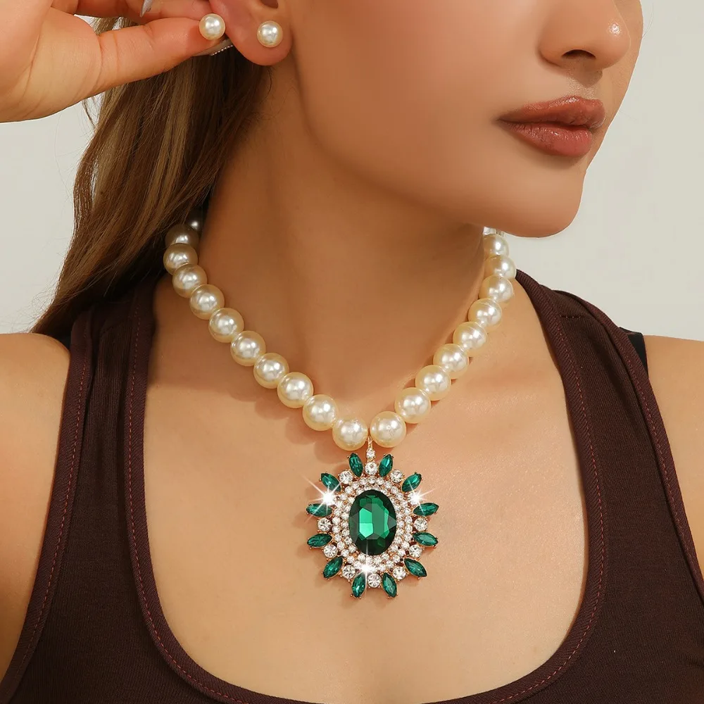 

Elliptical Crystal Imitation Pearl Jewelry Set Luxury Rhinestone Inlaid Necklace Earrings Set Exaggerated Exquisite
