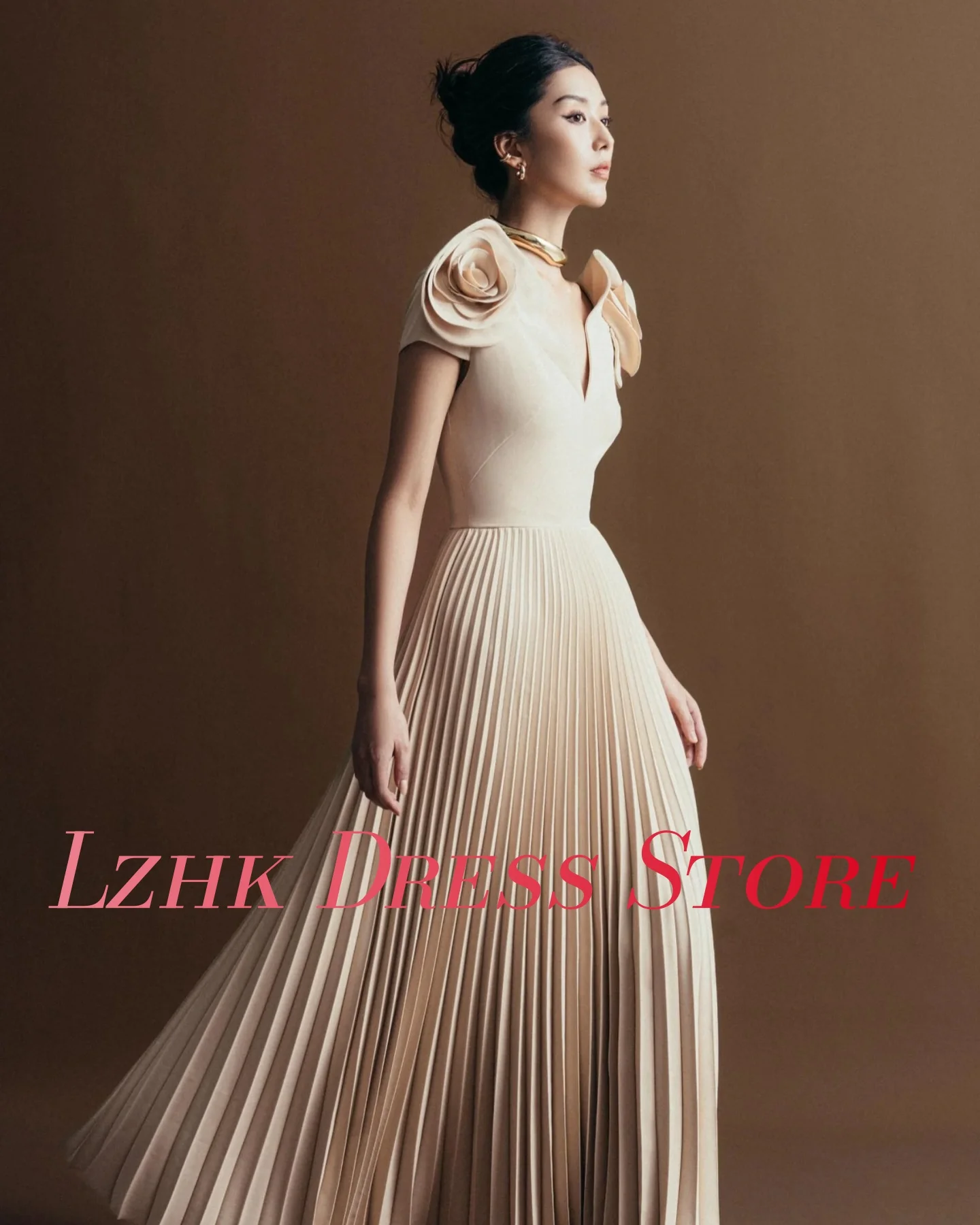 Maßgeschneidertes, anmutiges Jersey-Abendkleid in A-Linie mit 3D-Blumen, modisch, kurze Ärmel, V-Ausschnitt, bodenlang