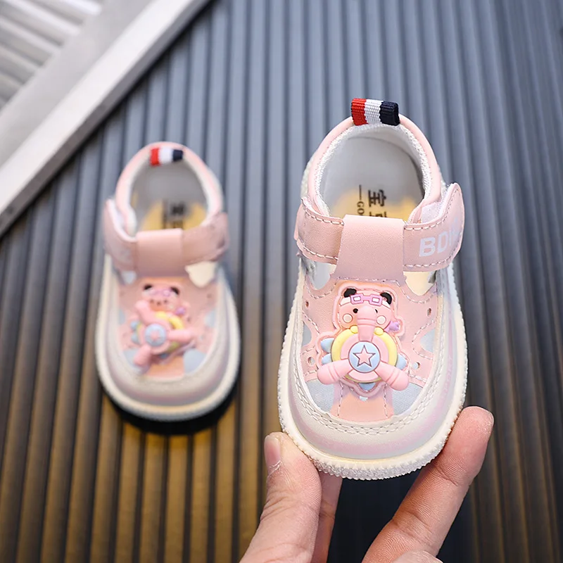 فتاة للصنادل 2025 صنادل أطفال صيفية جديدة 0-2 سنة حذاء Prewalker نعل ناعم حذاء أطفال صنادل مضادة للركل للأولاد ساندارالي أطفال