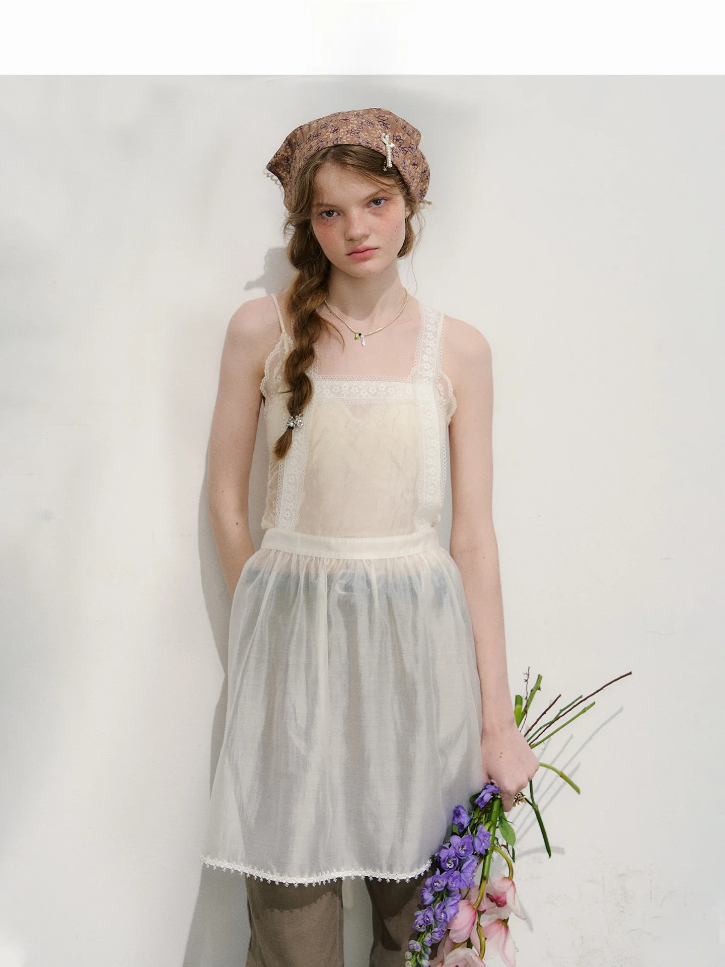 

Платье-фартук Lolol Store с кружевной отделкой, легкое, длиной миди, многослойное, на белых бретелях, дышащее, простое, для повседневной носки