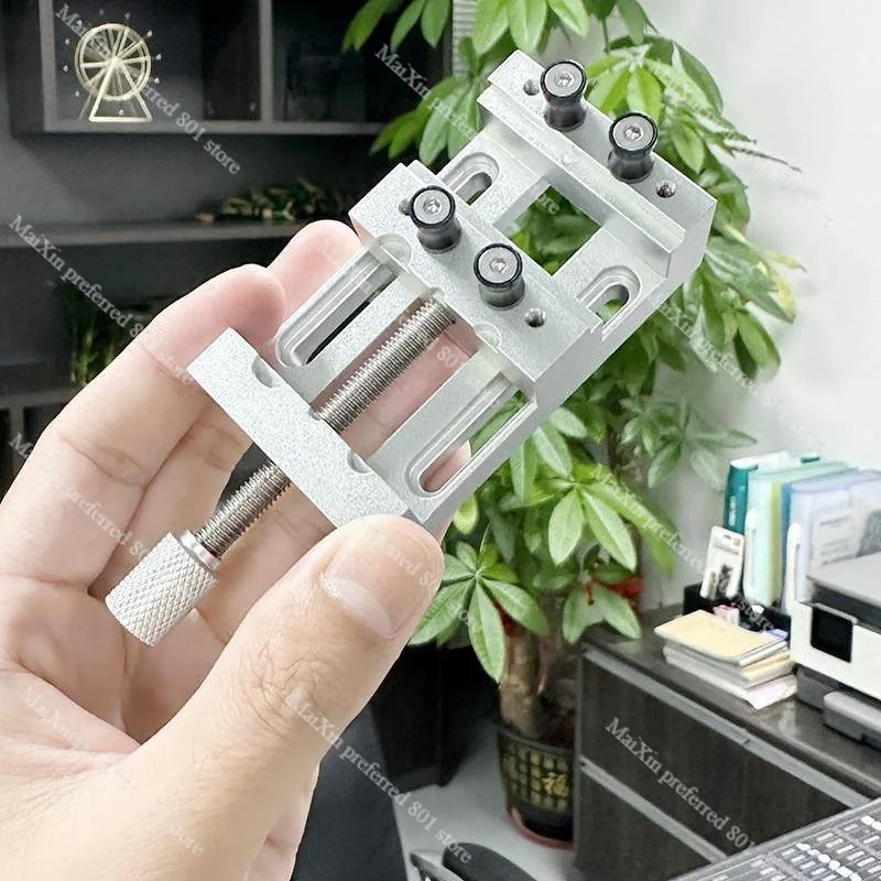 

Small Precision Mini Bench Vise, Aluminum Alloy Multifunctional Fixture, Accessory for Household Motherboard Repair Workbench