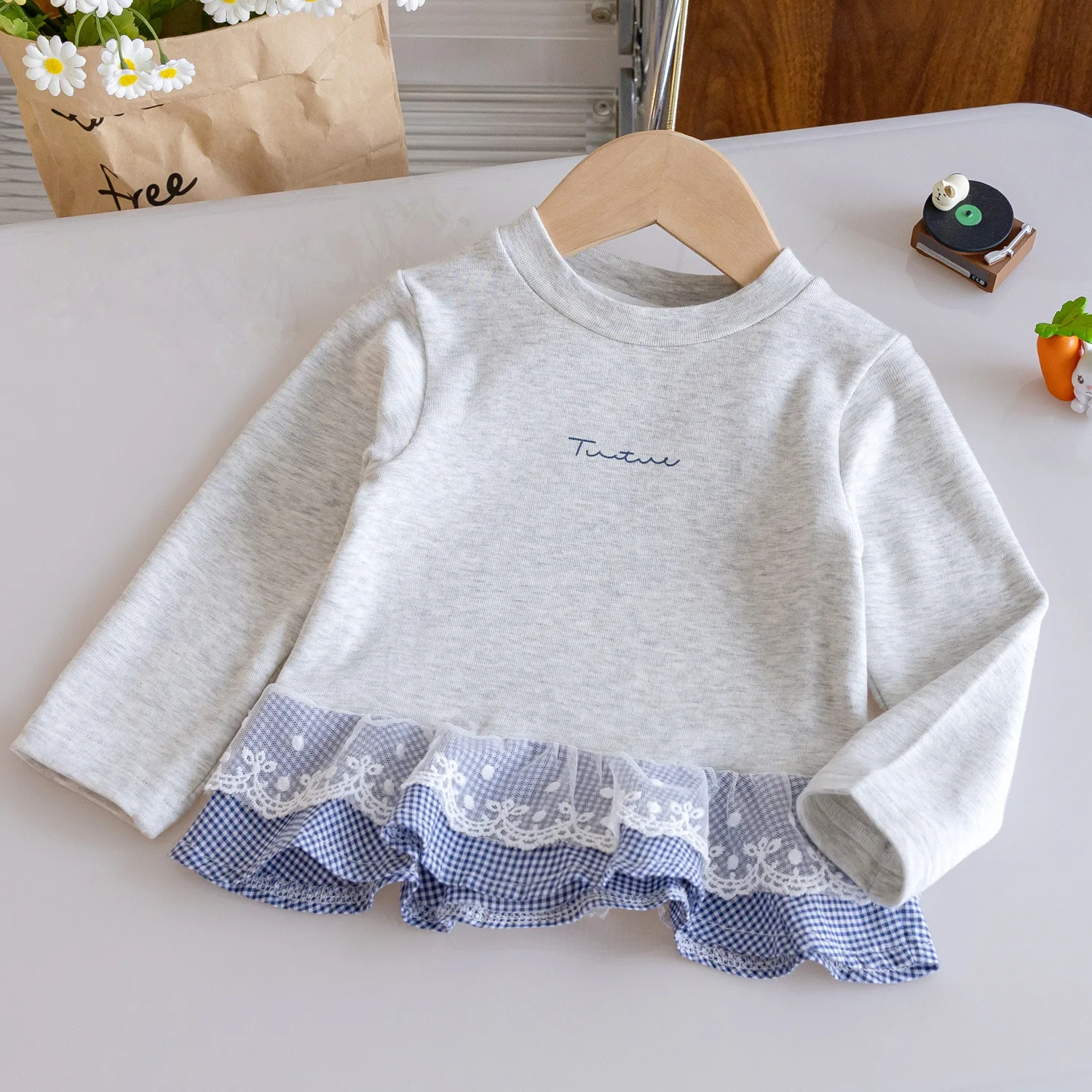 الفتيات تي شيرت ربيع الخريف 2025 الأطفال فستان قطني لطيف بلايز لملابس الطفل الاطفال طويلة الأكمام الدانتيل ملابس خارجية وتتسابق 3 4Y #4