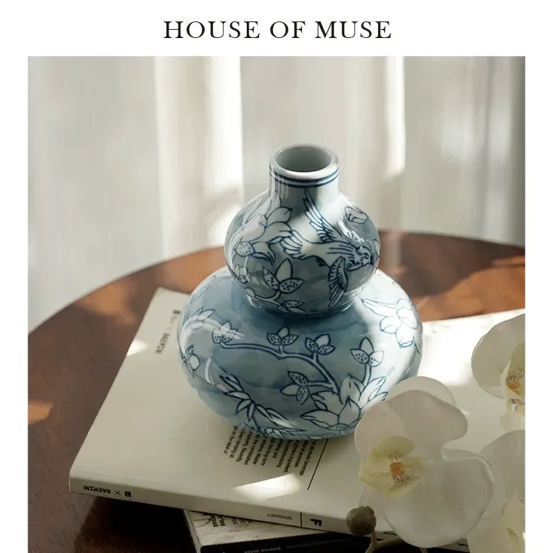 New Chinese Style Hand Painted Blue and White Porcelain Vase Retro Gourd Shape Home Decor