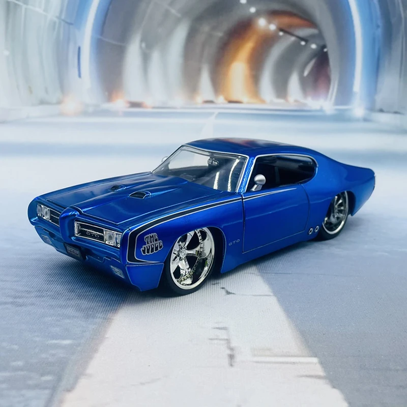 

JADA 1:24 PONTIAC GTO JUDGE 1969 Alloy Car Diecasts & Toy Vehicles Car Model Miniature Scale Model Car For Children