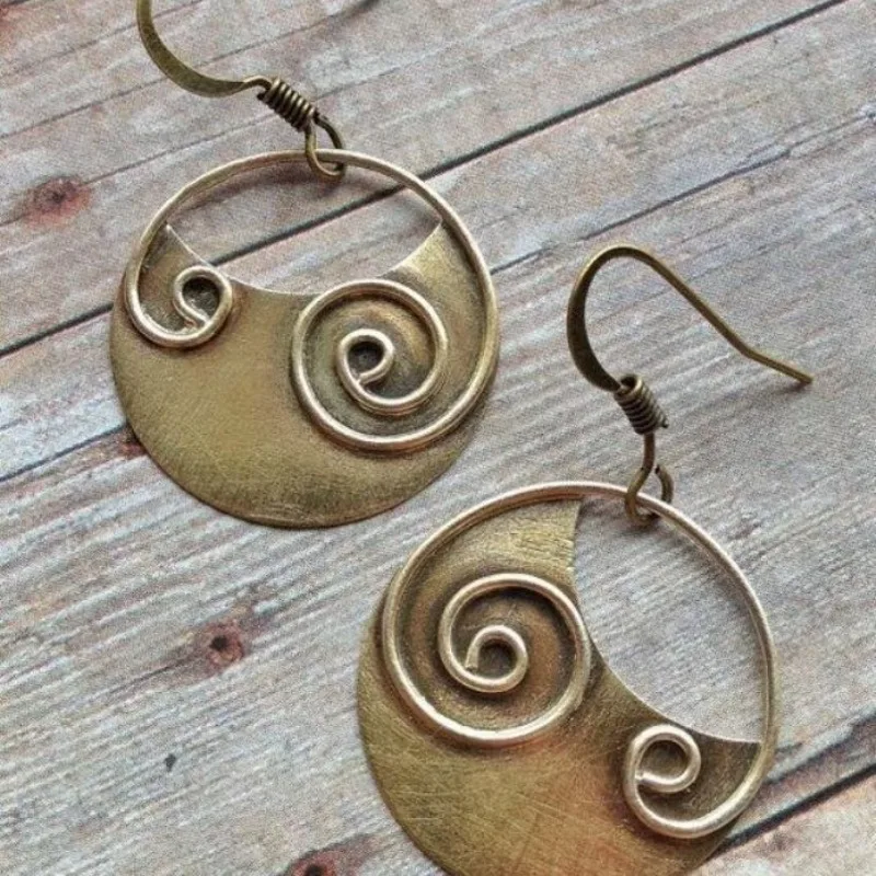 أقراط حلزونية منحوتة من البرونز العرقي للنساء ، مجوهرات بوهيمية عتيقة ، متدلية نصف دائرية مجوفة