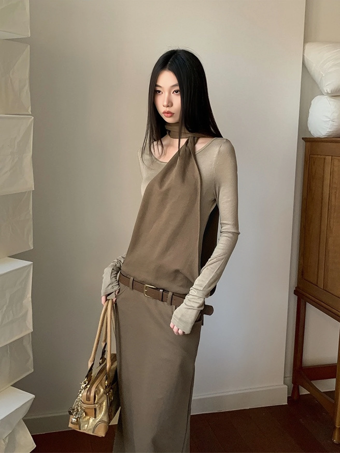 Primavera e outono novo estilo wasteland camada interna falso de duas peças manga longa halter pescoço cintura-concha longo marrom cinza vestido