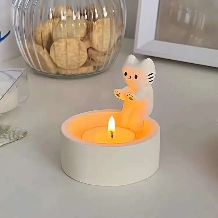 Cute Adorable Cat-Shaped Candle Holder: Aromatherapy Decor for Desk, Thoughtful Birthday Gift Idea