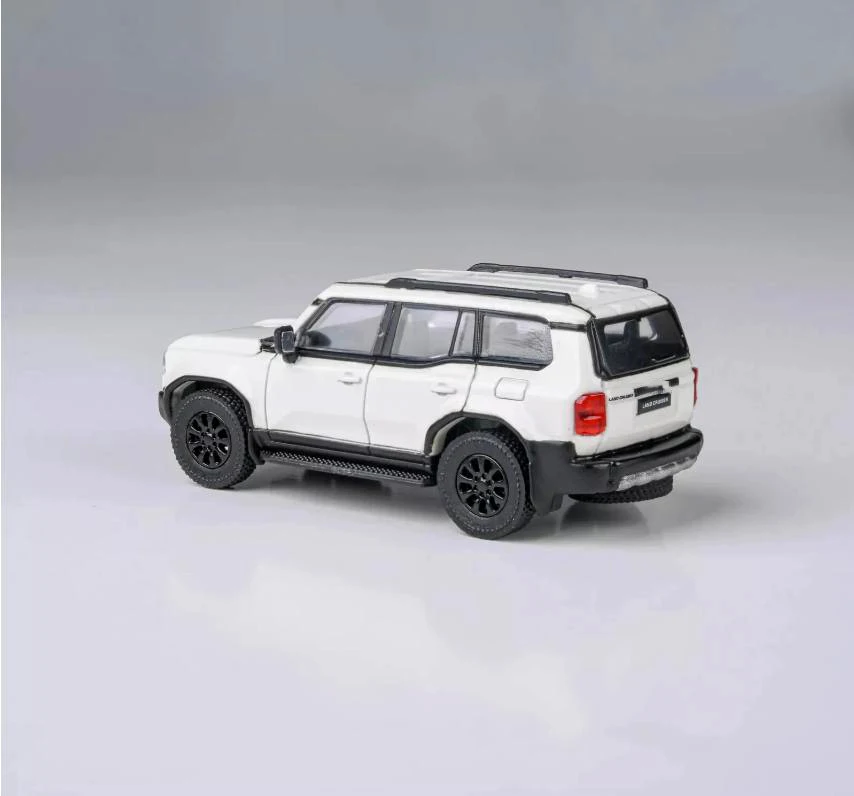 New Para64 1:64 Land Cruiser 250 Series 2024 Prado Diecast Simulation Alloy Toy Car Model for Collection Gift