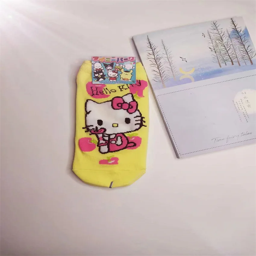 Hello Kitty – chaussettes mi-hautes en coton pour filles, mignonnes, confortables, douces, respirantes, respectueuses de la peau, antidérapantes, automne et hiver