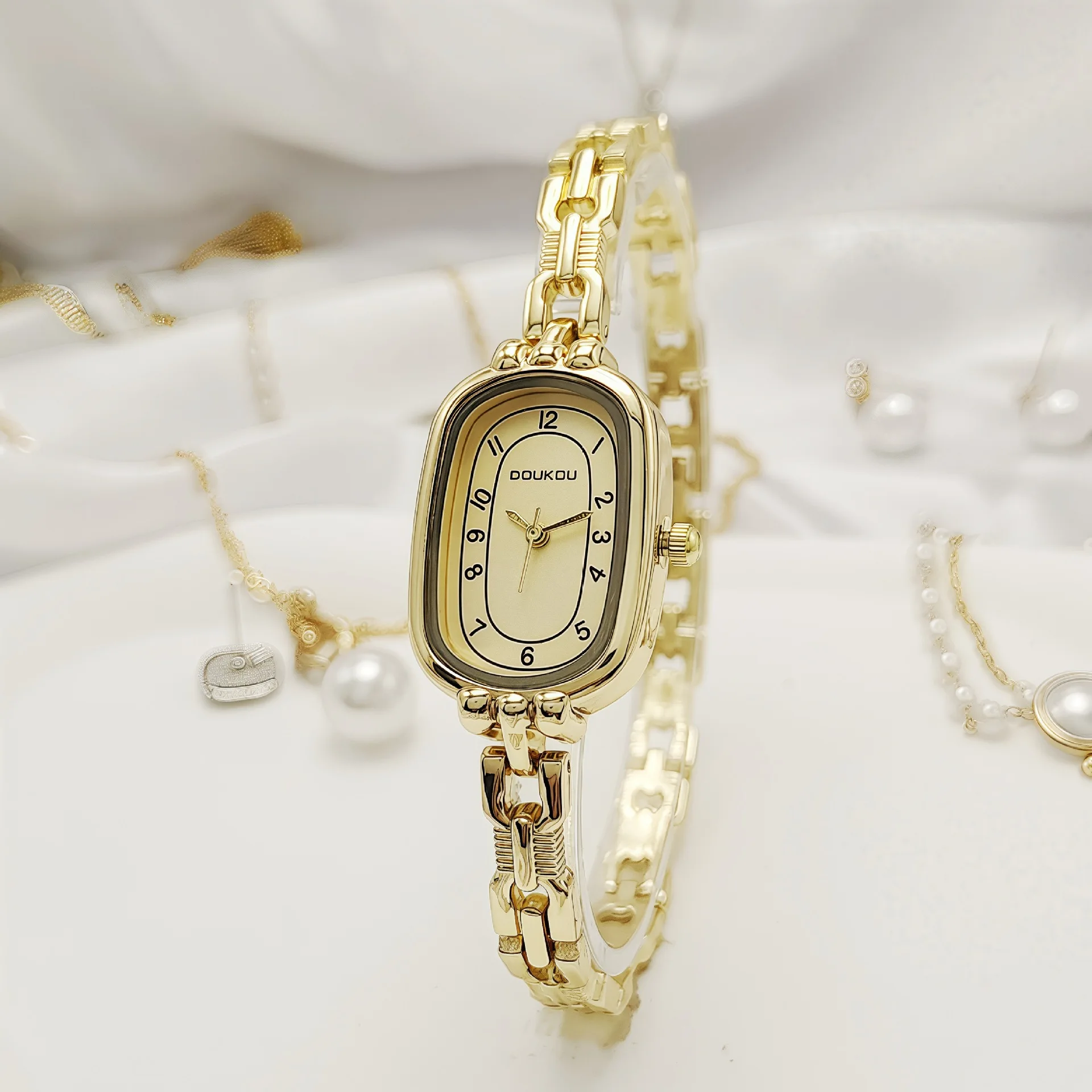 Fashion women's oval watch, vintage quartz temperament bracelet watch