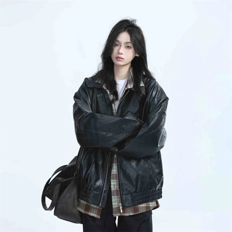 Abrigo de cuero PU de alta calidad para mujer, chaqueta de cuero nueva para primavera y otoño, prendas de vestir para motocicleta, prendas de vestir Retro americanas para mujer, tendencia 2025