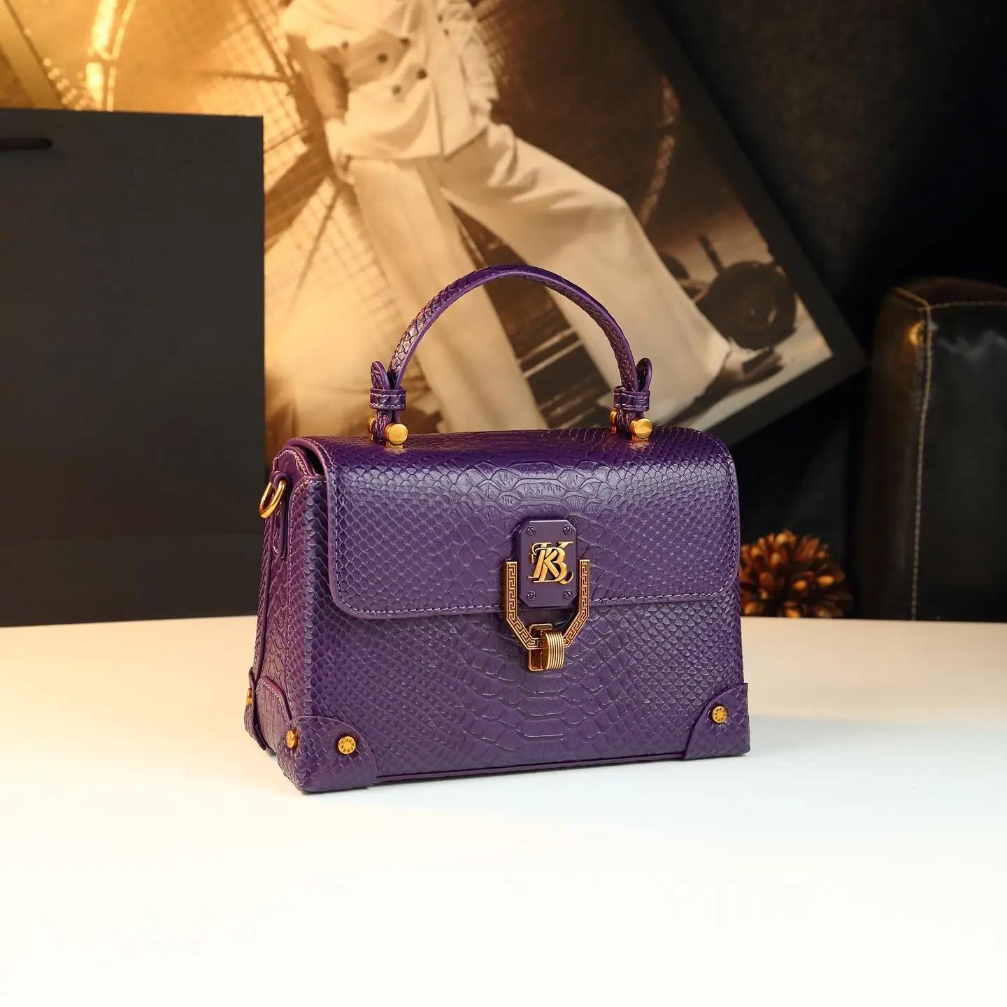 

Luxury Minimalist Diaper Bag For Women Elegant Crossbody Bag Designer Vintage Tote Leather Classic And Timeless Design