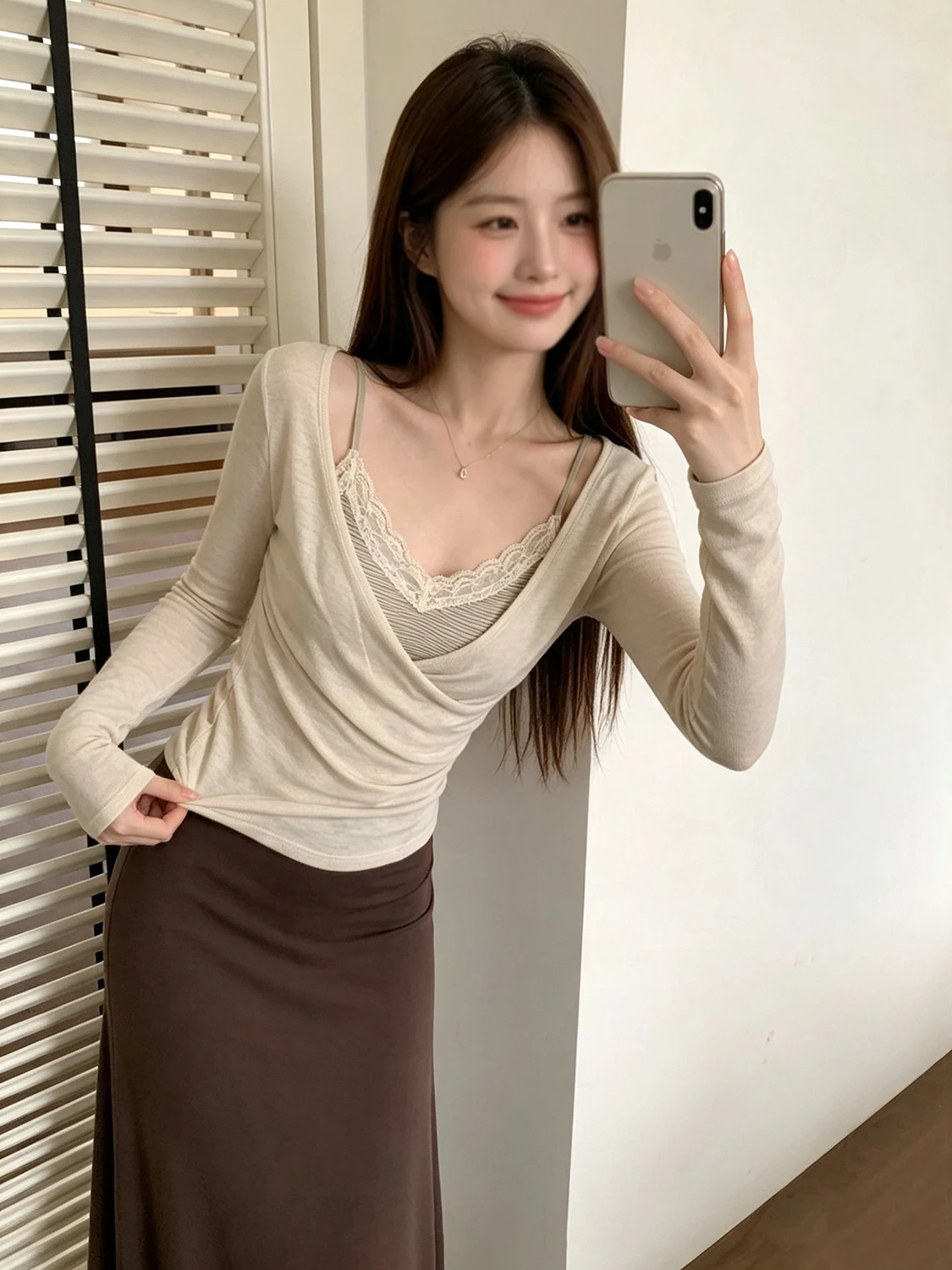 Lace Splice Long Sleeve T-Shirt Women's Layering Popular Design Slim Fit Korean Style Commute Wind Regular Model Female Top