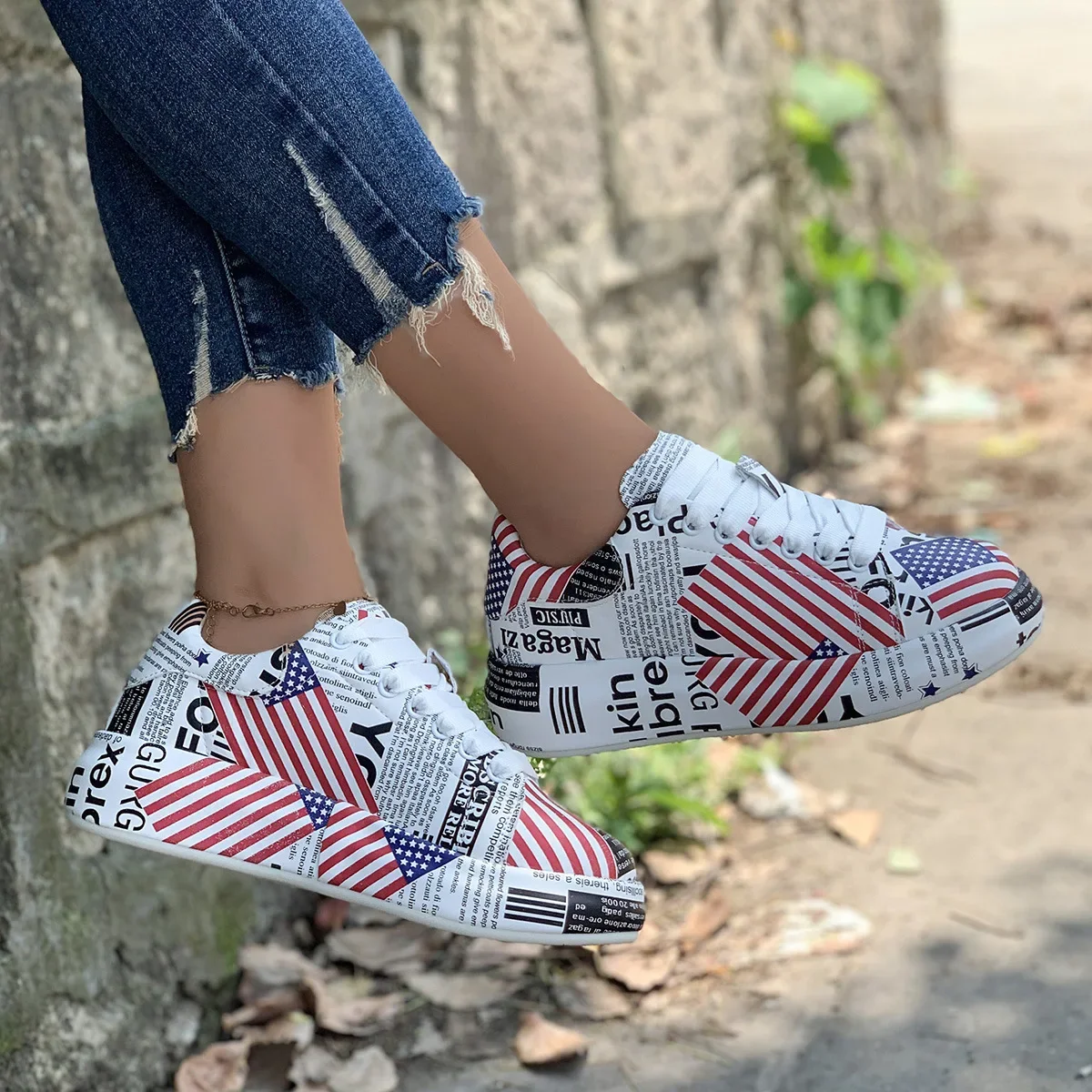 Spring and Autumn Women\'s Fashion 2023 Small White Shoes Women\'s Thick Sole Casual Shoes Colorful Painted Candy Sports Shoes