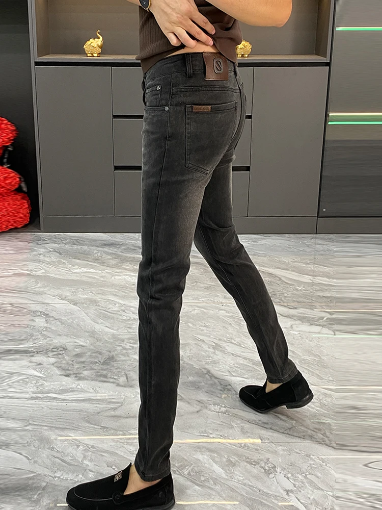 

Мужские джинсы Slim Fit, повседневные брюки в корейском стиле, летние джинсовые брюки, универсальные повседневные длинные брюки, молодежная энергия