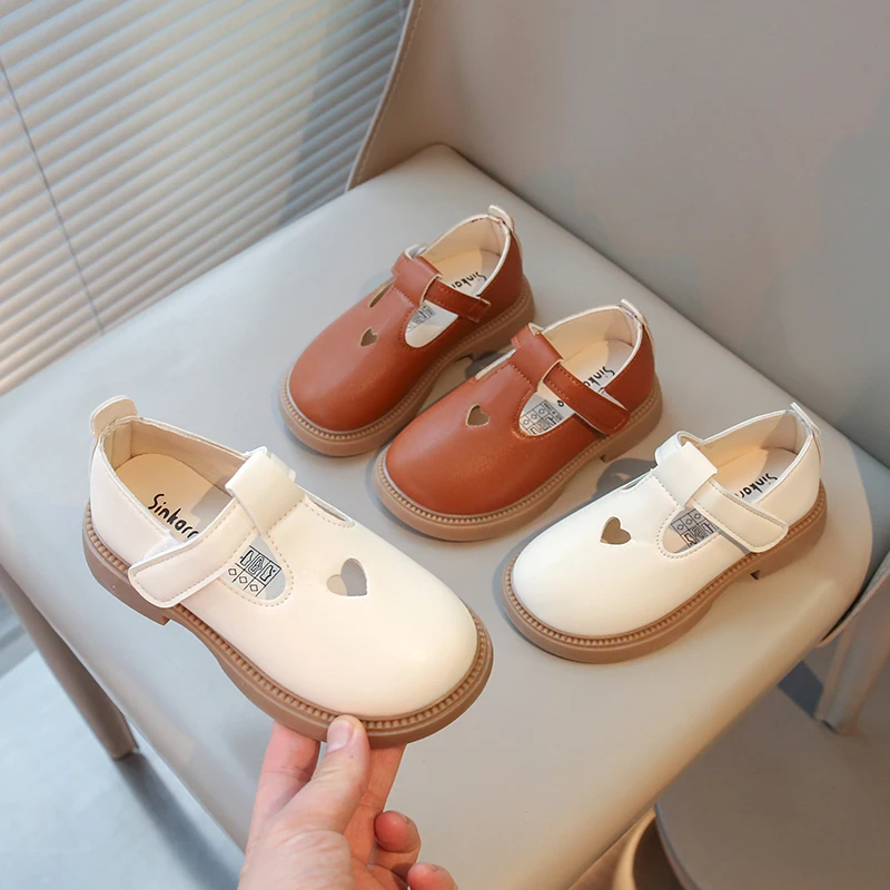 Girls Leather Shoes with Hollow Heart Classic 2026 Brand New T-strap Fashion Princess Sweet Kids Casual Flats Soft Breathable
