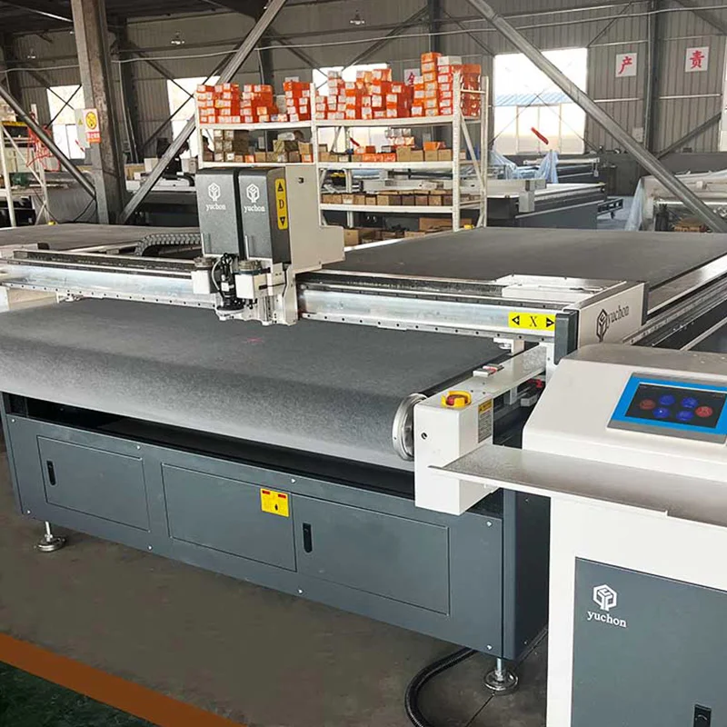 Yutong numerical control cutting machine, with milling cutter, for PVC soft glass, low price hanging sign cutting machine, Chine
