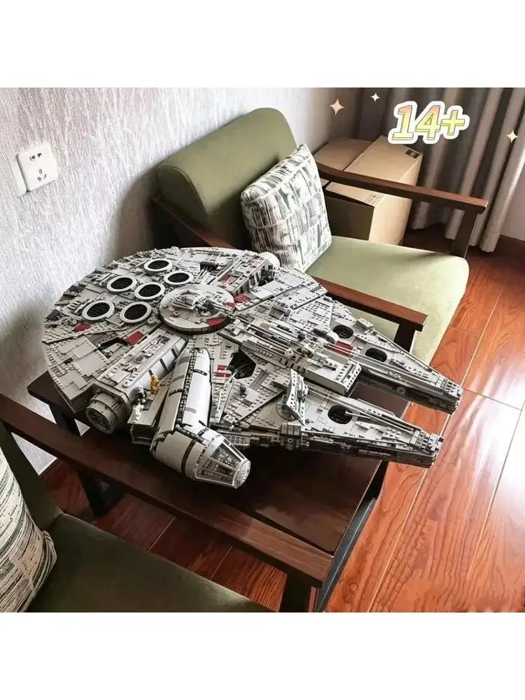 Auf Lager 7541 Teile UCS Space War Plan Big Falcon Millennium Raumschiff Bausteine Spielzeug Geburtstags- und Weihnachtsgeschenke
