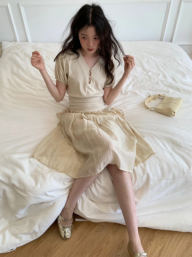 

Dorydory Sparkling Bloom Sve Hollow out V-Ne ort Sve T-irt Waist-Cinched ort Sle Unique Beautiful Summer Top