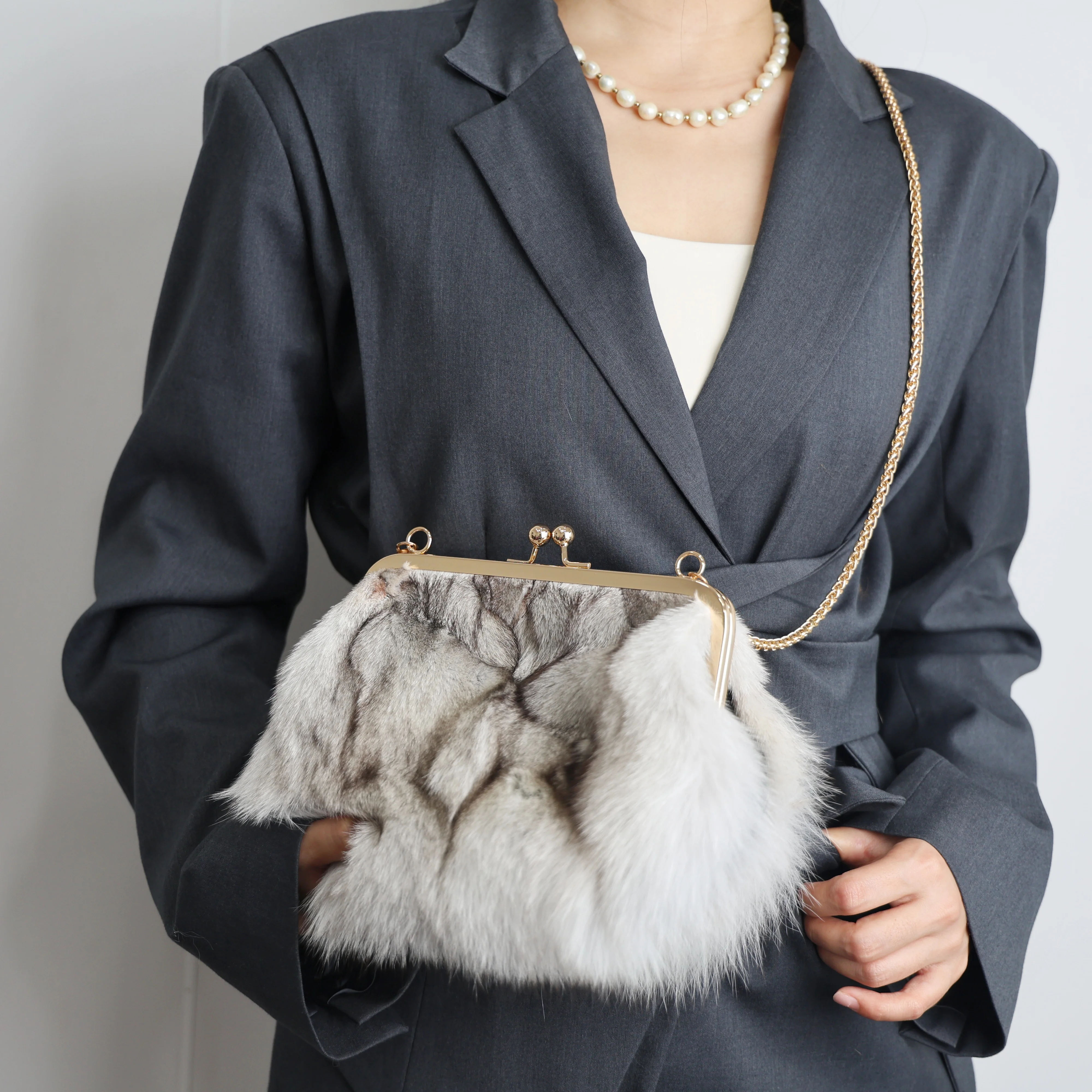 New fox fur cloud underarm bag with fashionable chain clasp clutch shoulder bag for women.
