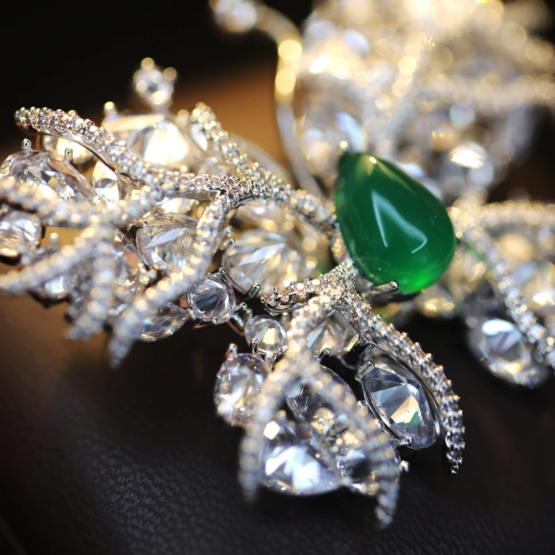 New Heavy Industry Micro inlaid Zircon Butterfly Brooches for Women Men Luxurious Temperament Corsage Coat Suit Accessories Pins