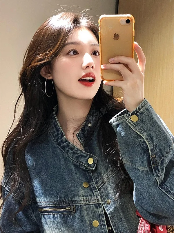

Retro American Washed Denim Jacket Women's Short Style Warm round Neck Button up Casual Versatile Autumn New Design Top
