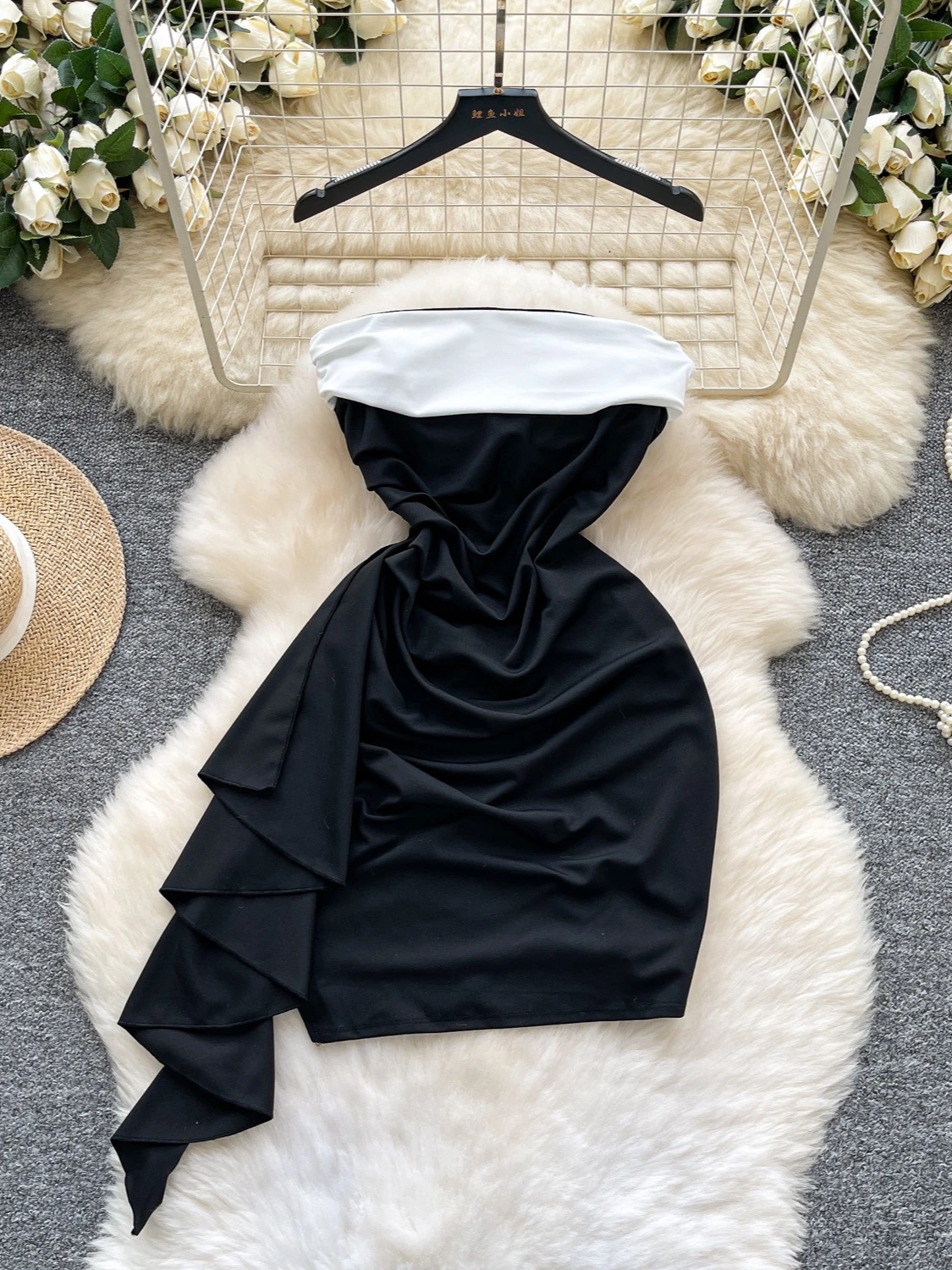 فستان نسائي صيفي بدون حمالات باللون الأزرق والأبيض من Foamlina مثير بدون أكمام وكشكشة ضيقة مكشكشة فستان أنيق للحفلات الصغيرة