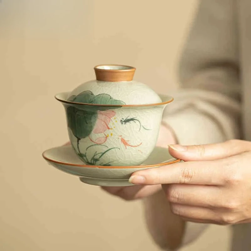 

150ml Ge Kiln Hand-painted Fish Lotus Ice Crack Gaiwan Antique Tea Tureen Tea Bowl With Lid Kit Tea Maker Cover Bowl Cafes Gift