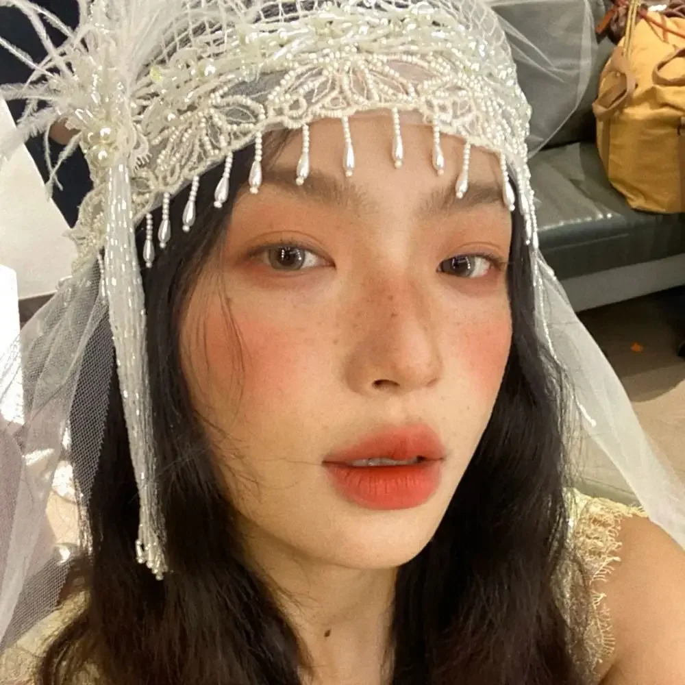 2026 New Design with Feather Tassel Wedding Veil French Style Retro Bridal Lace Bow Ribbon Headband Ivory Wedding Headband