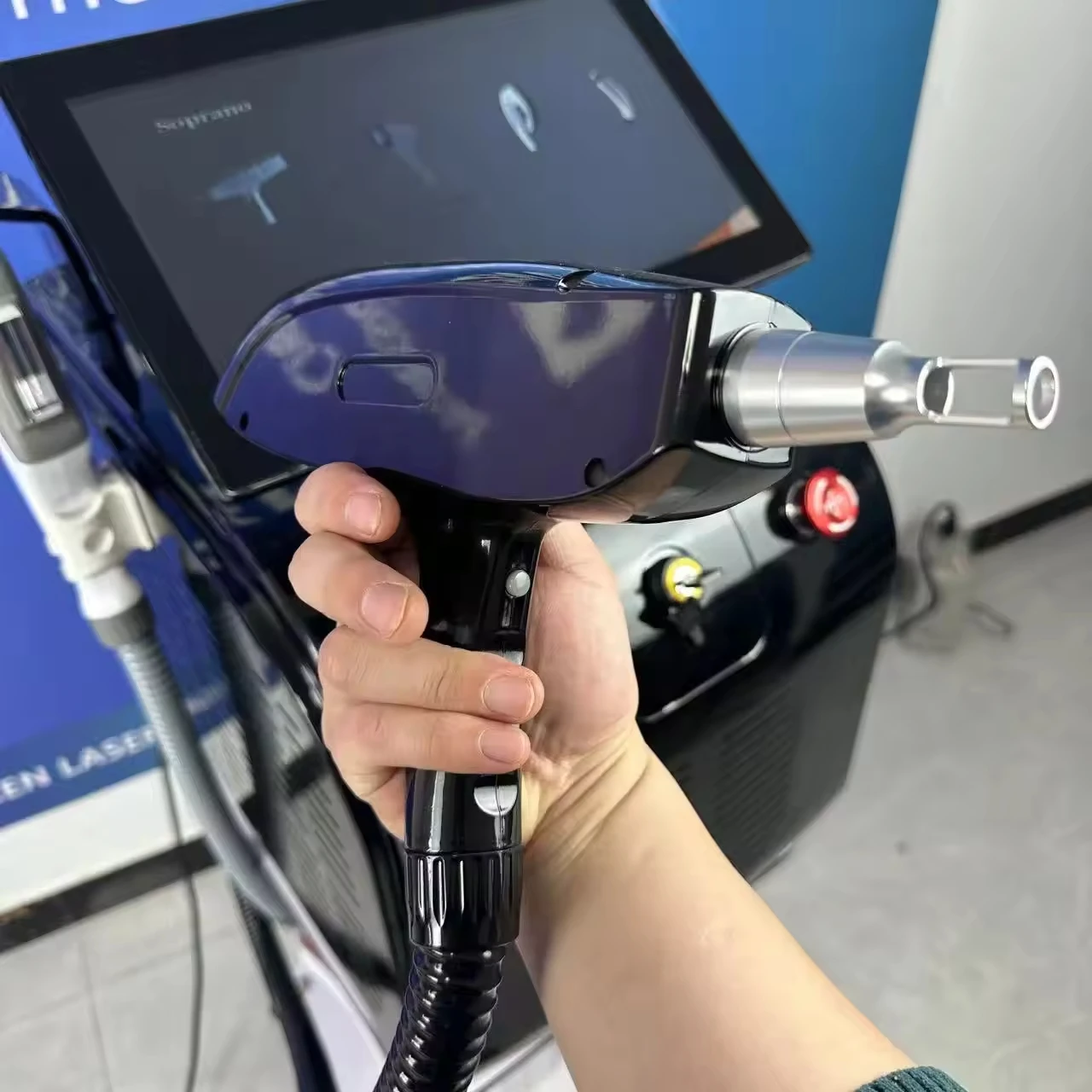 4in1 4000 واط سوبرانو تيتانيوم الجليد البلاتين ديود 755 808 1064nm 4 الطول الموجي ليزر ND: YAG آلة آلة إزالة الشعر غير مؤلم