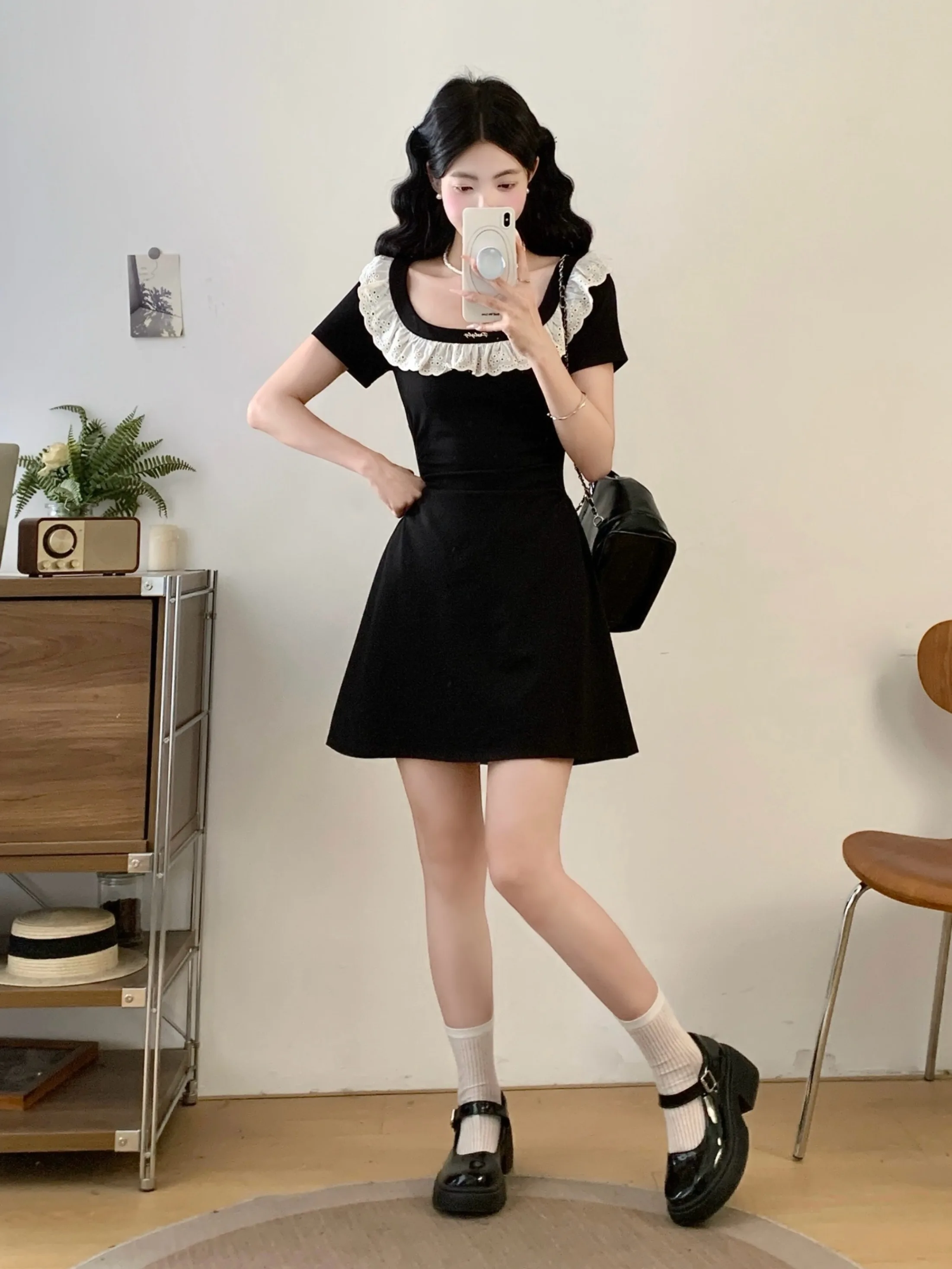 

Летнее платье больших размеров в новом студенческом стиле с квадратным вырезом, утягивающее талию, с кружевной отделкой, А-силуэт, короткий рукав, женская мода