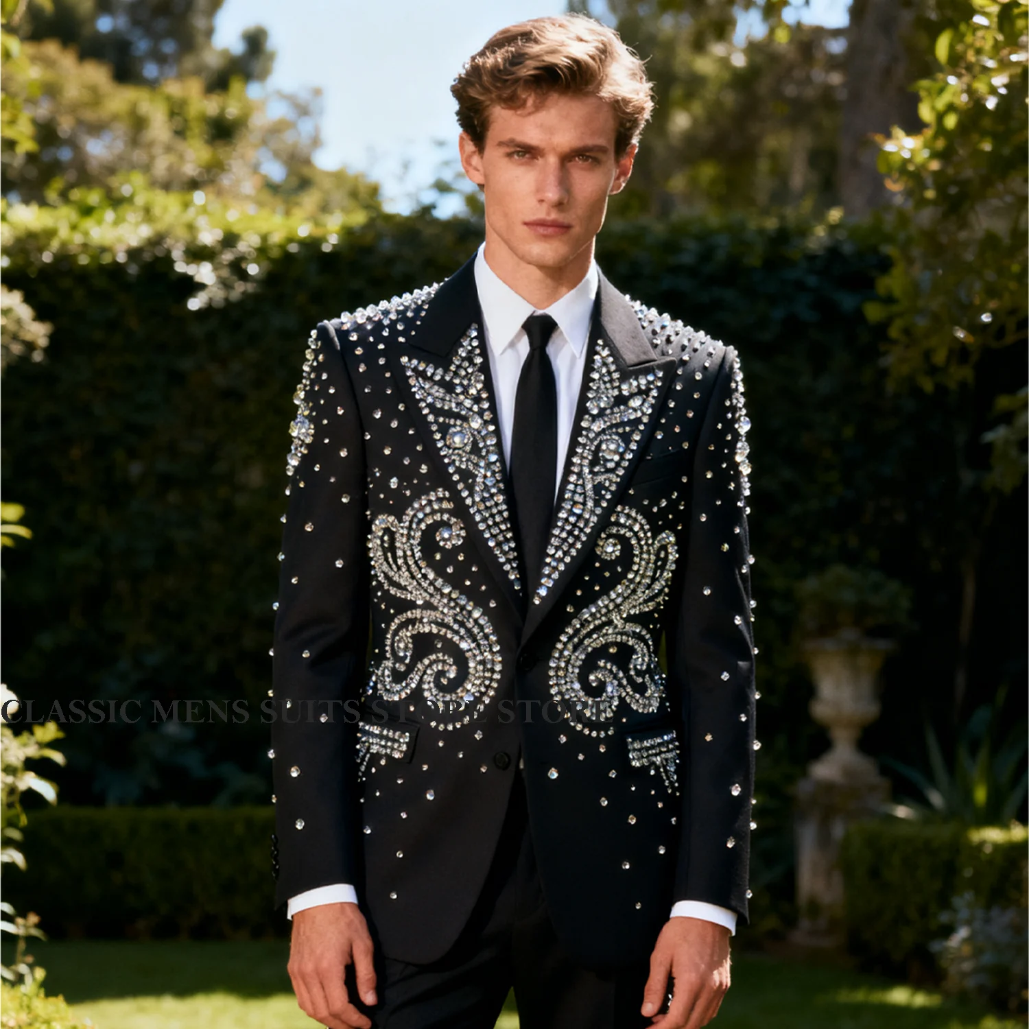 

Customized Luxury Coat Style Men Suit 2 Piece Sets Groom Male Blazers Rhinestone Beaded Peaked Lapel Ropa hombre Wedding Tuxedos
